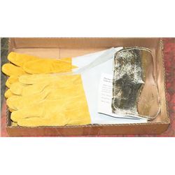 BOX W/2 NEW PAIRS OF AIR LIQUID