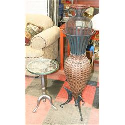 FLOOR STANDING VASE WITH METAL VASE AND SMALL END