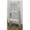 Image 1 : ALUMINUM 3' LADDER