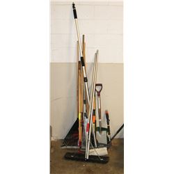 LOT OF HAND AND GARDEN TOOLS.