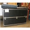 Image 1 : PAIR OF PORTABLE TV SET MODULAR PANELS WITH 2 HEAY
