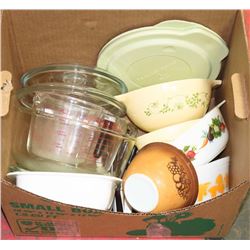 BOX OF PYREX & MORE COOKING DISHES