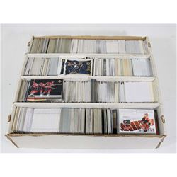 BOX OF OVER 3000 HOCKEY HOCKEY CARDS - ASSORTED