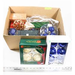 BOX OF ASSORTED CHRISTMAS DECORATIONS