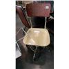 Image 2 : METAL SWIVEL CHAIR