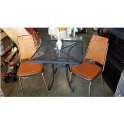 VINTAGE PATIO BISTRO SET, 2 CHAIRS TABLE AND UMBRELLA