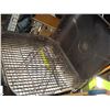 Image 2 : LIKE NEW BACKYARD BBQ