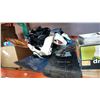 Image 1 : 3 SNOW BOARDS AND BINDINGS
