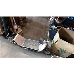24 VOLT K SPEED ELECTRIC SCOOTER W/ CHARGER AND MANUAL