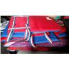Image 2 : LOT OF FOUR LIFE JACKETS AND BOOGIE BOARDS