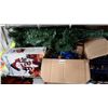 Image 1 : LOT OF XMAS DECOR