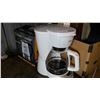 Image 1 : TOASTMASTER ELECTRIC KETTLE AND BLACK AND DECKER COFFEE MAKER BOTH TESTED AND WORKING