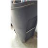 Image 2 : FLIPTOP RUBBERMAID 95 GALLON CONTAINER