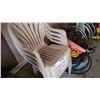 Image 2 : 4 GRACIOUS LIVING PLASTIC STACKING PATIO CHAIRS