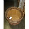 Image 1 : LOT OF VINTAGE APPLE BASKETS