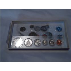 VINTAGE UNCIRCULATED COINS