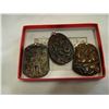Image 1 : 3 CARVED JADE PENDANTS