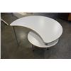 Image 2 : WHITE DESK W/ ROLL OUT SIDE TABLE