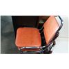 Image 2 : 2 RETRO ORANGE CHAIRS