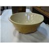 Image 2 : POTTERY MIXING BOWL AND DAIRYLAND MILK CAN