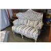 Image 2 : NEW HIGHLY CARVED SILVER ORNATE LOVESEAT AND THROW PILLOWS RETAIL $2699