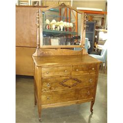 VINTAGE 4 DRAWER DRESSER WITH MIRROR