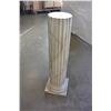 Image 1 : PLASTIC PILLAR PLANTSTAND