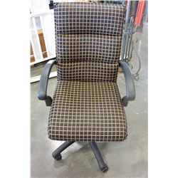 GAS LIFT OFFICE CHAIR