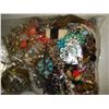 Image 2 : BAG OF JEWELLRY