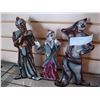 Image 1 : 3 PORCELAIN FIGURES
