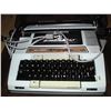 Image 1 : SMITH CORONA 2200 TYPEWRITER IN CASE