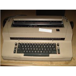 IBM SELECTRIC II ELECTRIC TYPEWRITER