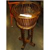 Image 1 : ANTIQUE BARLEY TWIST PLANT STAND