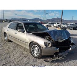 2002 - LINCOLN TOWN CAR