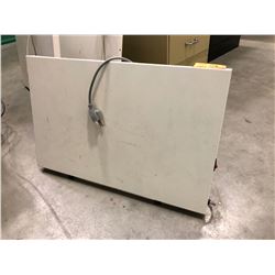 Office ceramic heater 22 1/2" x 14 1/2" x 1" Model 202sla