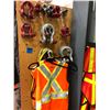 Image 1 : Assorted Shackles, slings and safety vests