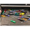 Image 13 : 2 piece Mastercraft Maximum tool box, includes assorted tools in drawers