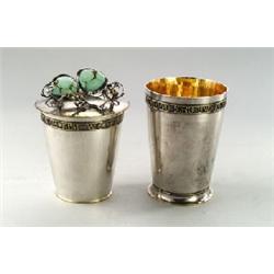 MAX OLOFS, München - Paar Hochzeitsbecher, - Silber, Türkise. Schwach martelliert. Zwei konisch...