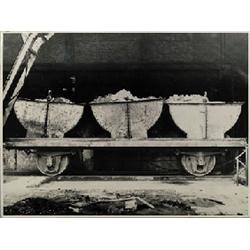 ALBERT RENGER-PATZSCH (1897-1966) - Industrie, Lore, - Foto. Waggon mit Ladung. 15,6 x 20,5 cm....