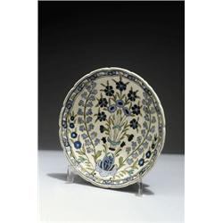 EDMOND LACHENAL, Châtillon-sous-Bagneux - Wandteller, - Keramik. Heller Scherben, reliefierte D...