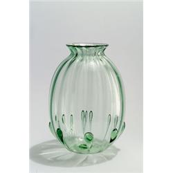 VENINI & C., Murano - Vittorio Zecchin - Vase, - hellgrünes Glas. Hohe ovoide Form mit eingezo...