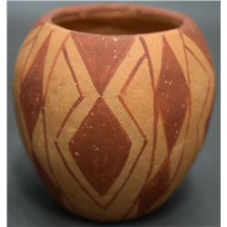 MOHAVE INDIAN POTTERY VASE