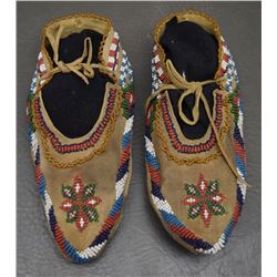 APACHE INDIAN MOCCASINS