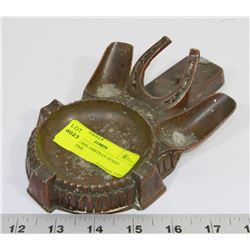 VINTAGE PIPE ASHTRAY HORSE SHOE THEME
