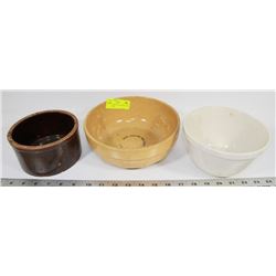 LOT OF 3 BOWLS INCLUDING A 1939 MIXING BOWL