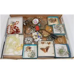 TRAY OF ANTIQUE JEWELRY, SOME STERLING SILVER