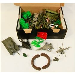 PLASTIC ARMY FIGURINES