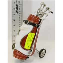 SALESMAN SAMPLE MINIATURE GOLF BAG AND CLUBS