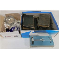 COLLECTION OF VINTAGE/ ANTIQUE BIBLES AND OTHER