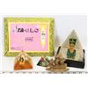 Image 1 : BOX WITH ASSORTED EGYPTIAN DECOR.
